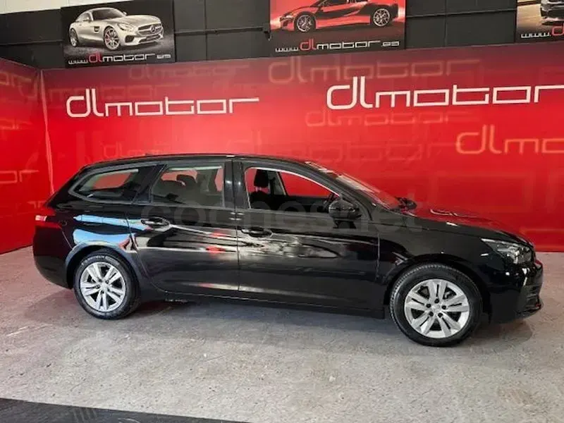 Usado Peugeot 308 SW Access 110 CV (80 kW) 2019 Negro Familiar