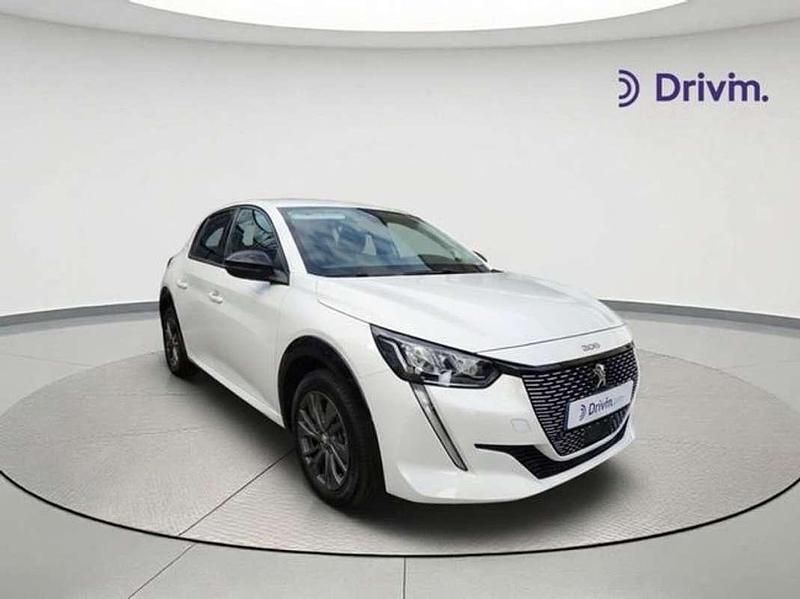Usado Peugeot e-208 Allure 100 kW (136 CV) 2023 Blanco Utilitario