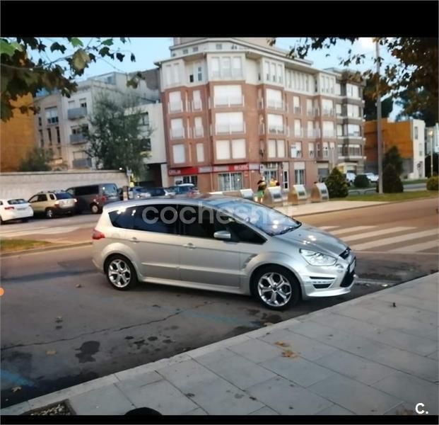 Gris / plata Usado 2013 Ford S-MAX Titanium S Monovolumen | 12.900 € (Un poco caro) - Imagen 1/4