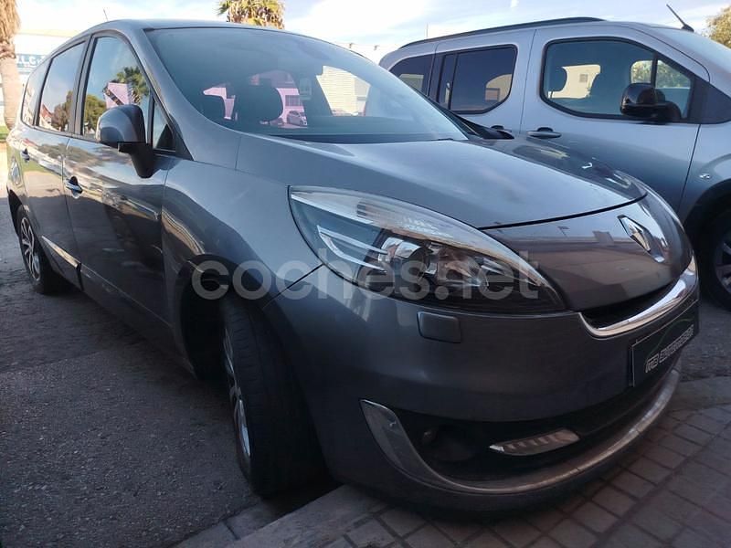 Usado Renault Grand Scénic III Dynamique 110 CV (80 kW) 2012 Gris / plata Monovolumen