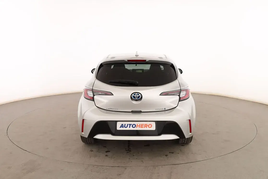 Usado Toyota Corolla 122 CV (89 kW) 2019 Gris Berlina