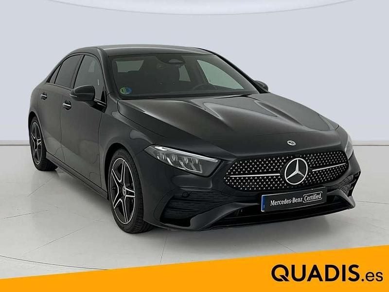 Usado Mercedes A180 Advanced 136 CV (100 kW) 2024 Negro Berlina