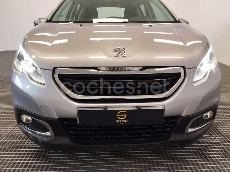 Usado Peugeot 2008 Allure 110 CV (80 kW) 2015 Gris / plata SUV