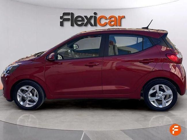 Usado Hyundai i10 67 CV (49 kW) 2023 Rojo Utilitario