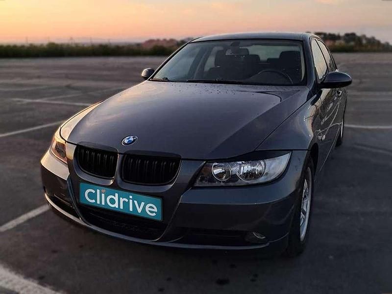 Usado BMW 318 136 CV (100 kW) 2006 Gris Berlina