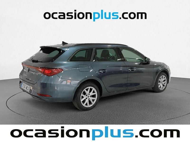 Usado Seat Leon Style 130 CV (95 kW) 2023 Gris Familiar