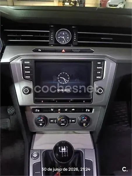 Usado VW Passat Advance 150 CV (110 kW) 2016 Gris / plata Berlina
