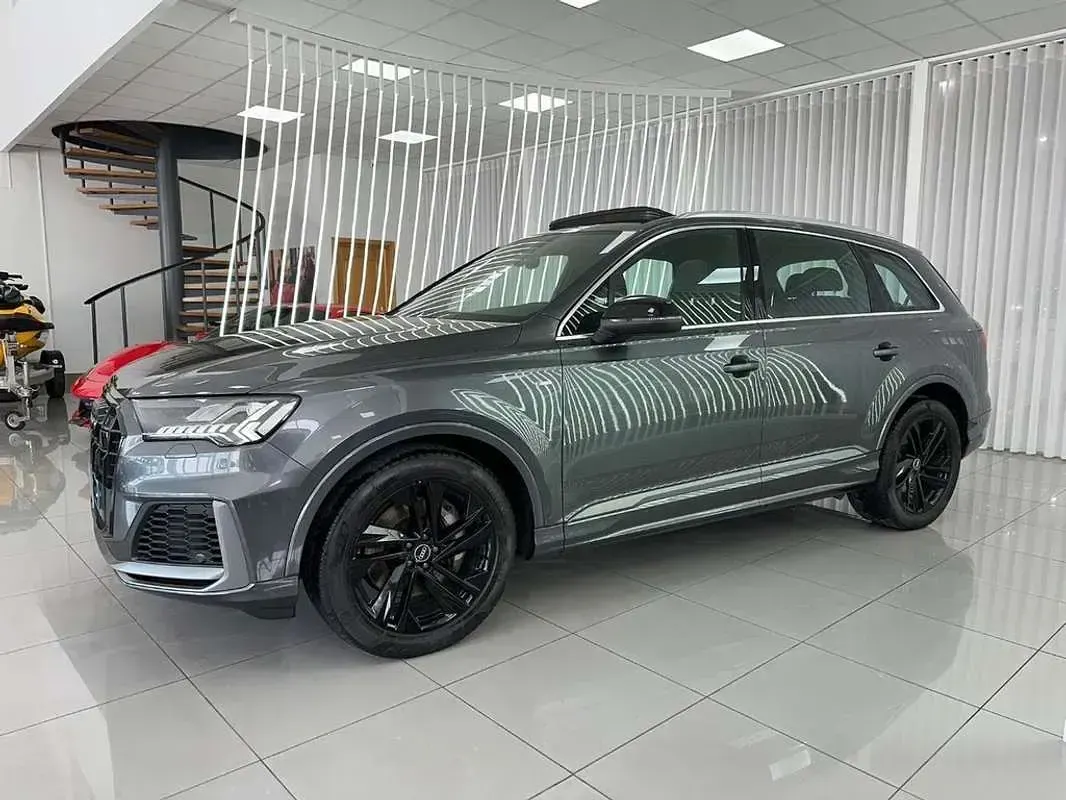 Usado Audi Q7 Ambiente 286 CV (210 kW) 2021 Gris SUV