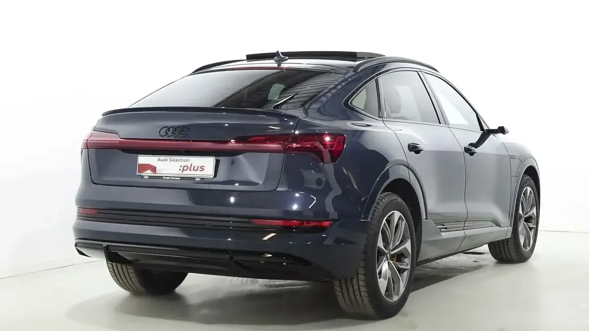 Usado Audi e-tron S-line plus 300 kW (408 CV) 2022 Azul SUV
