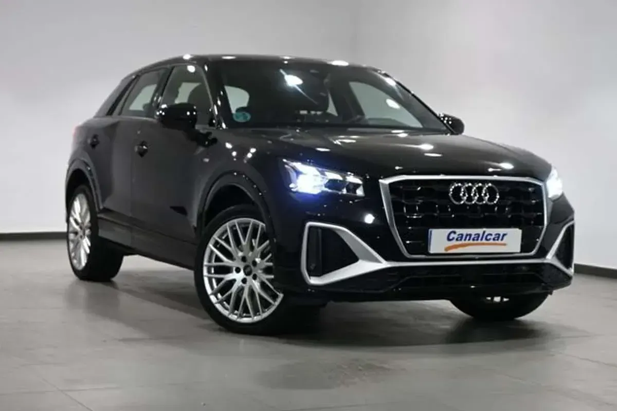 Usado Audi Q2 S-Line 116 CV (85 kW) 2024 Negro SUV