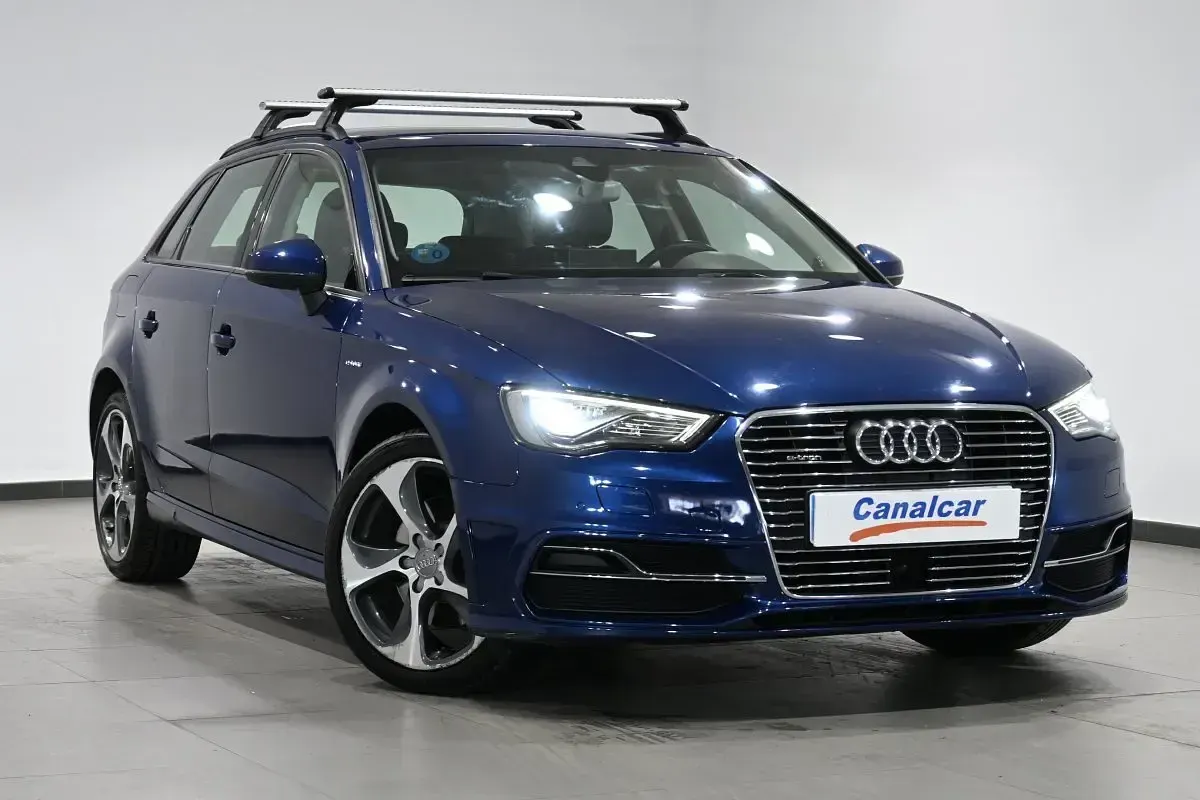 Usado Audi A3 Ambition 204 CV (150 kW) 2015 Azul eléctrico