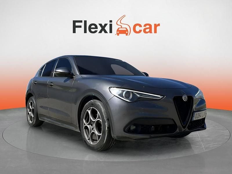 Usado Alfa Romeo Stelvio Sprint 160 CV (117 kW) 2022 Gris SUV