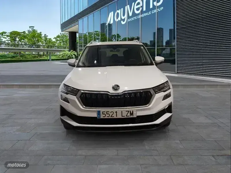 Usado Skoda Karoq Ambition 115 CV (84 kW) 2022 Blanco SUV