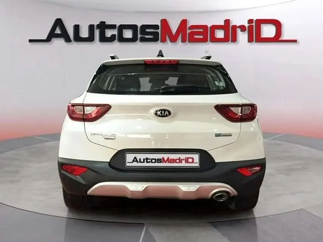 Usado Kia Stonic 121 CV (88 kW) 2021 Blanco SUV