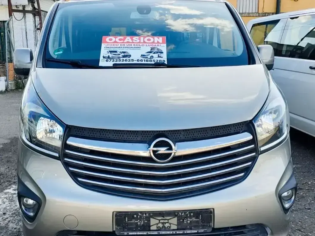 Usado Opel Vivaro S 145 CV (106 kW) 2016 Marrón Monovolumen