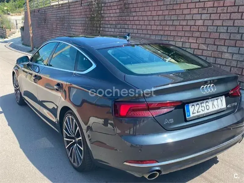 Usado Audi A5 Sportback S-Line 190 CV (139 kW) 2019 Gris / plata Utilitario