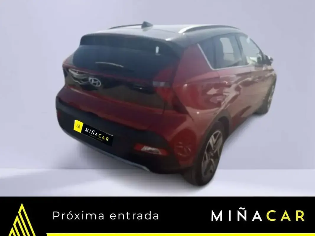 Usado Hyundai Bayon Blackline 99 CV (72 kW) 2022 Rojo SUV