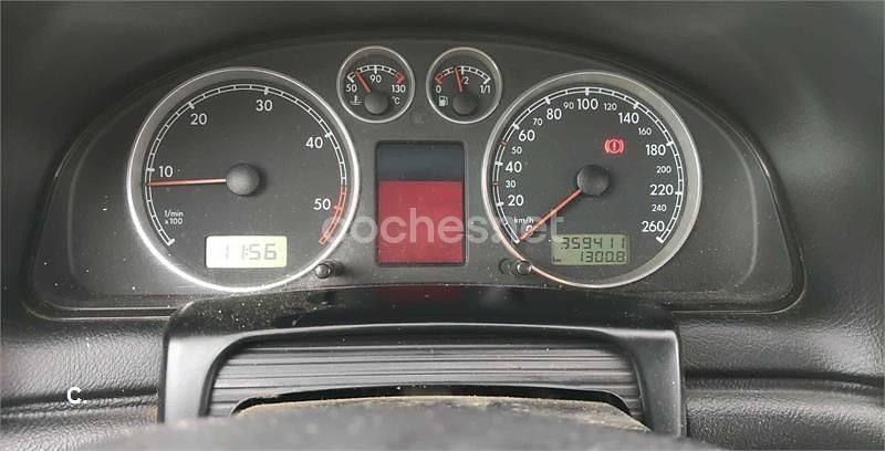 Usado VW Passat Edition 130 CV (95 kW) 2002 Gris / plata Familiar