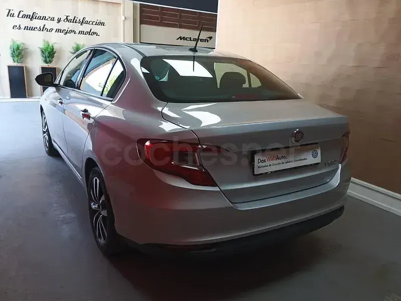 Usado Fiat Tipo Pop 95 CV (69 kW) 2020 Gris / plata Berlina