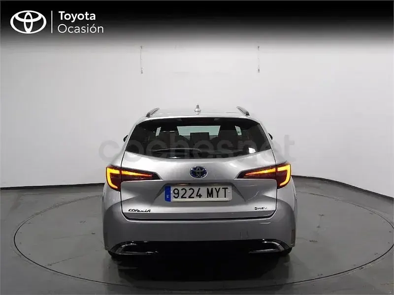 Usado Toyota Corolla Active 140 CV (102 kW) 2025 Gris / plata Familiar