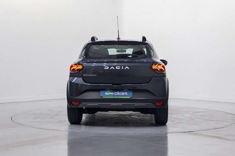 Usado Dacia Sandero Essentiel 91 CV (66 kW) 2023 Blanco Utilitario