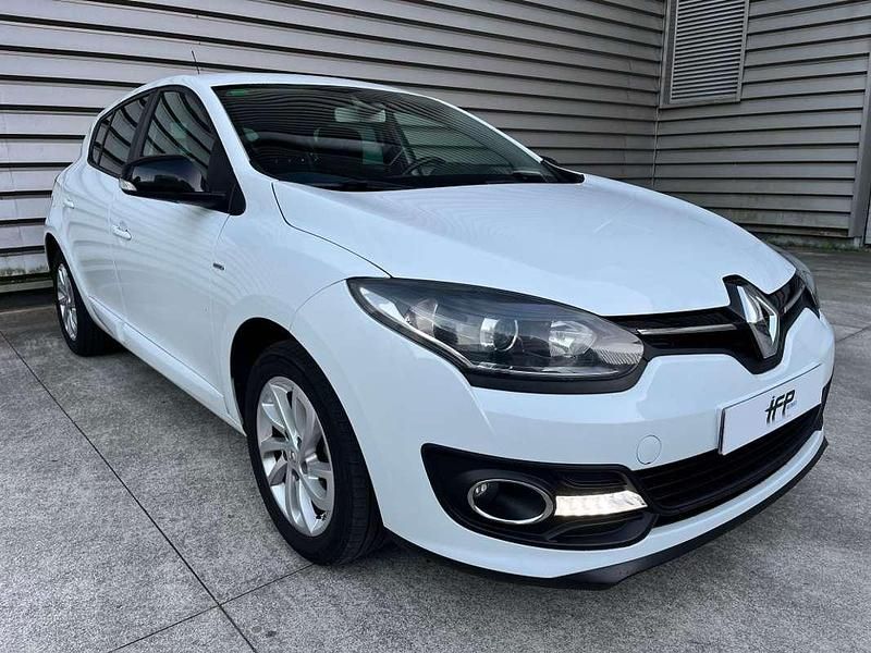 Blanco Usado 2015 Renault Mégane III LIMITED Utilitario | 9990 € (Un poco caro) - Imagen 1/4