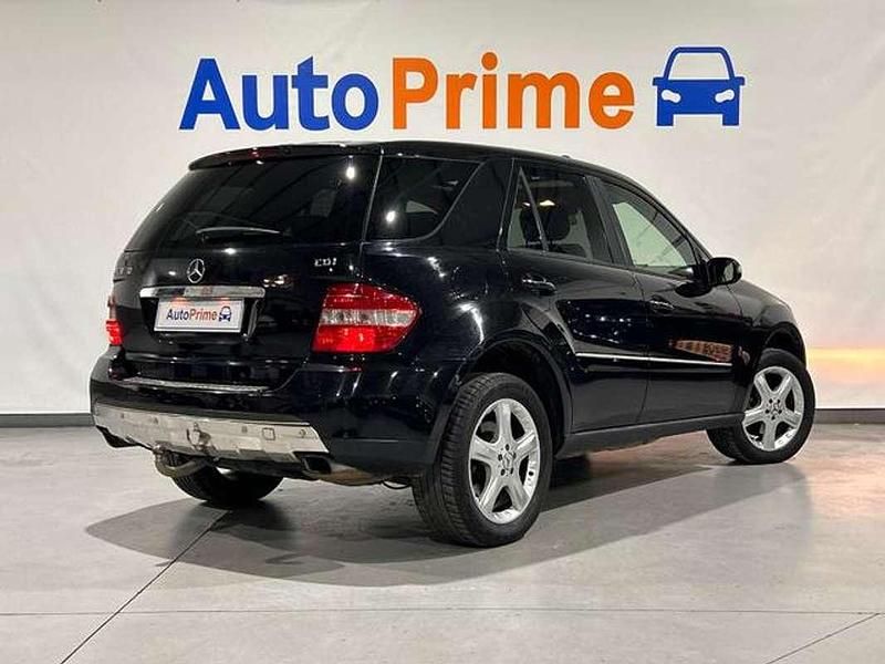 Usado Mercedes ML320 224 CV (164 kW) 2006 Negro SUV