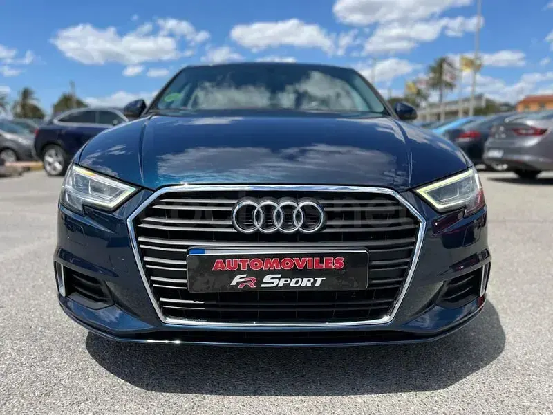 Usado Audi A3 110 CV (80 kW) 2016 Azul Berlina