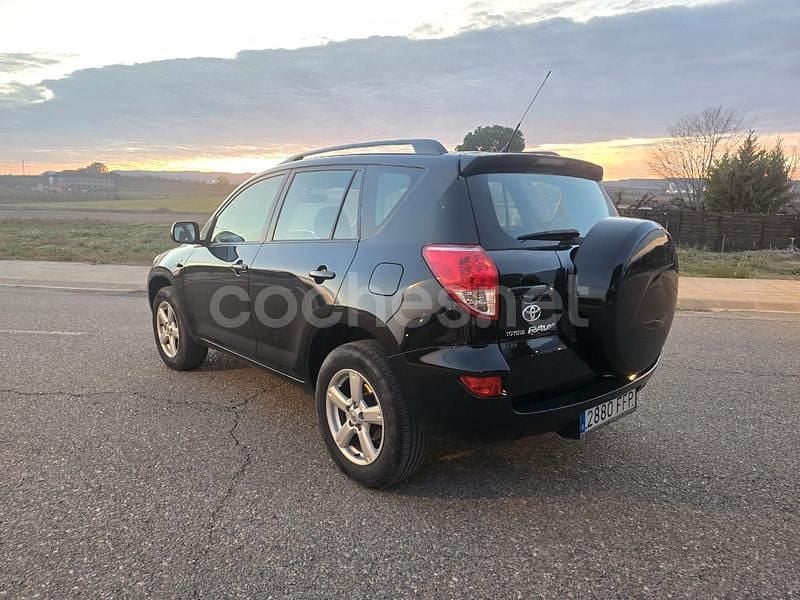 Negro Usado 2007 Toyota RAV4 Premium SUV | 7990 € (Precio justo) - Imagen 1/4