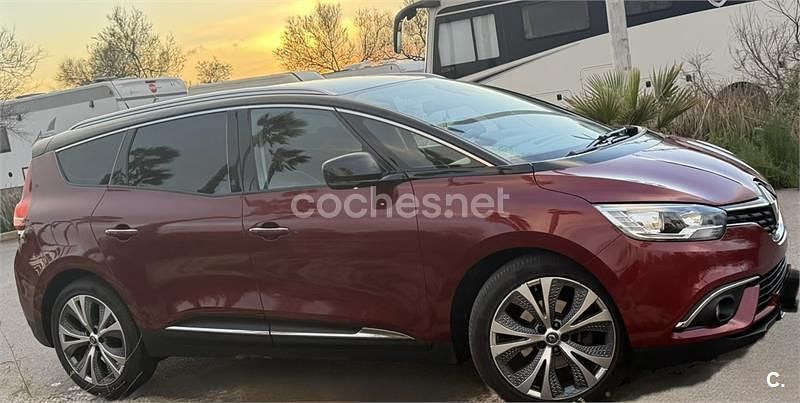Usado Renault Grand Scénic IV Zen 110 CV (80 kW) 2018 Granate Monovolumen
