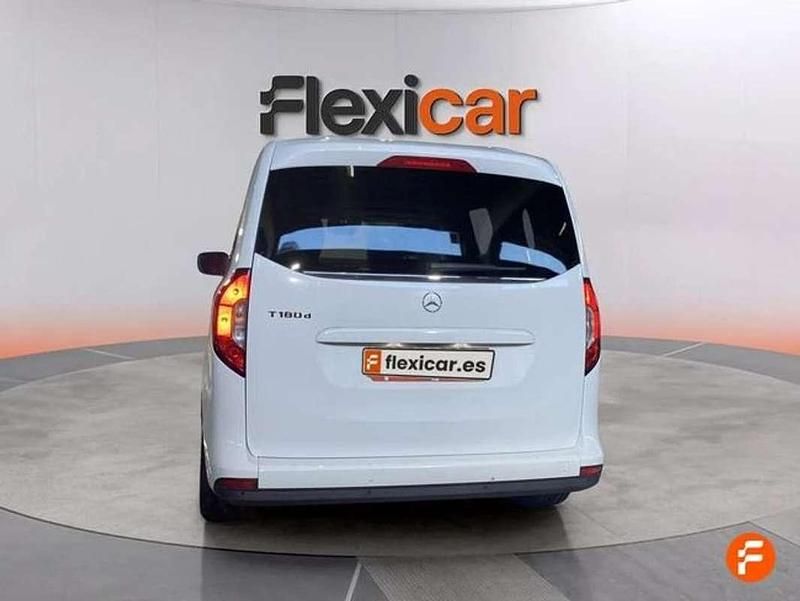 Usado Mercedes 180 116 CV (85 kW) 2023 Blanco Berlina