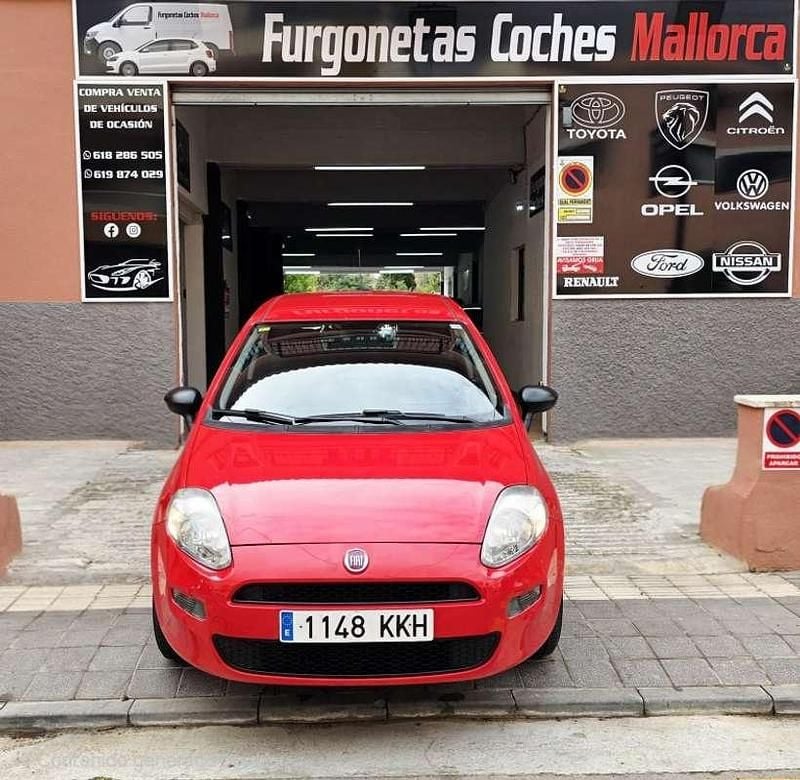 Usado Fiat Punto S 69 CV (50 kW) 2018 Rojo Utilitario