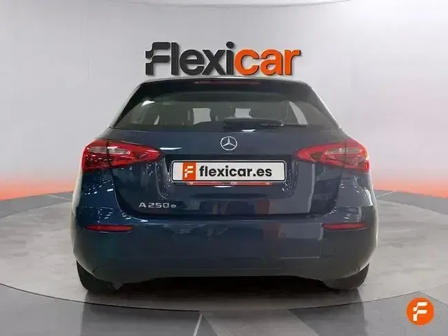 Käytetty Mercedes A250 218 HP (160 kW) 2021 Sininen