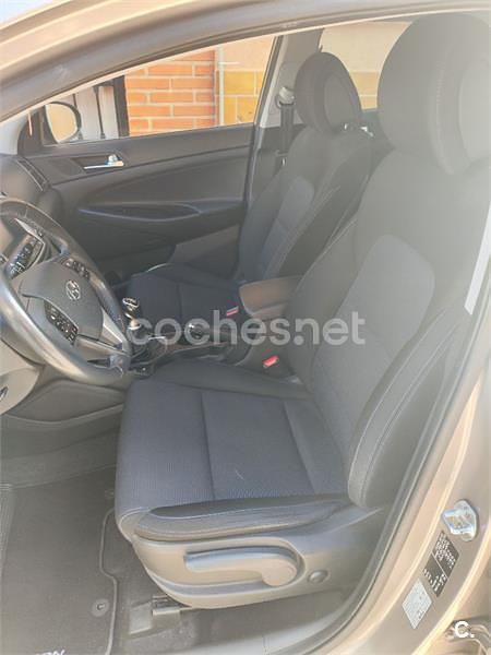 Usado Hyundai Tucson 116 CV (85 kW) 2017 Gris / plata SUV
