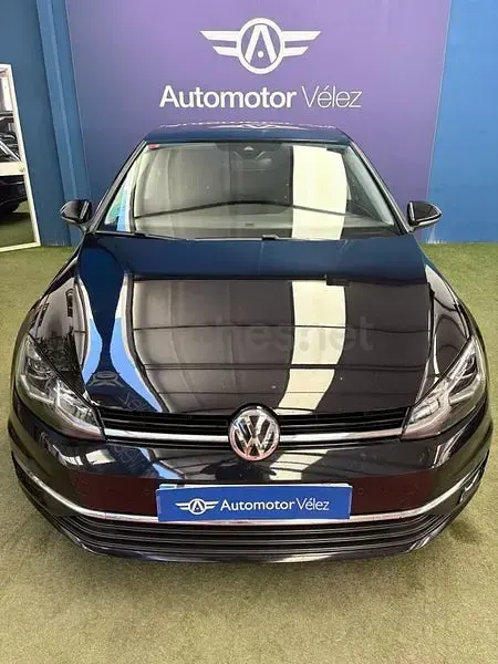 Usado VW Golf VII Advance 125 CV (91 kW) 2017 Negro Berlina