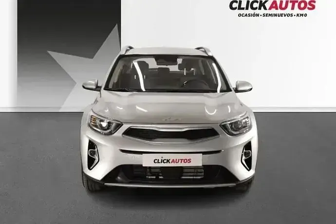 Usado Kia Stonic Active 79 CV (58 kW) 2025 Plateado SUV