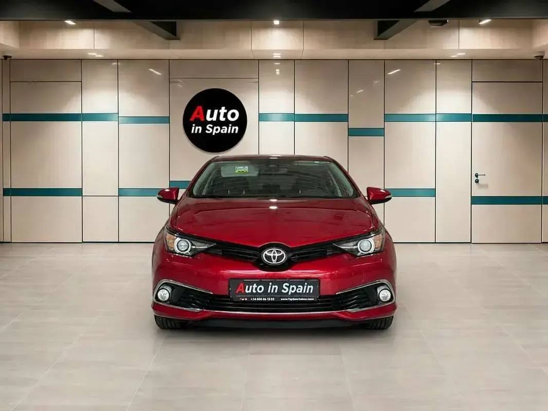 Usado Toyota Auris Active 116 CV (85 kW) 2018 Burdeos Utilitario