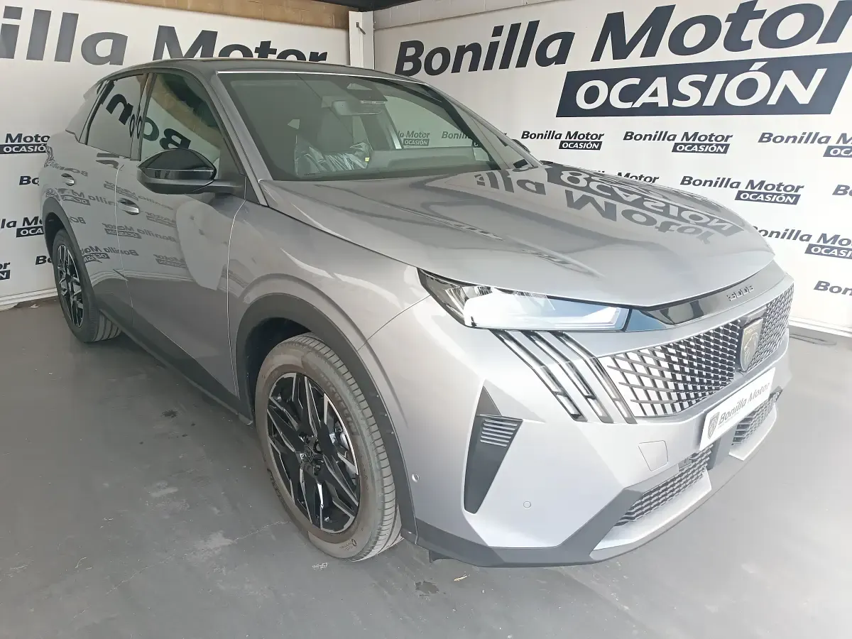 Nuevo Peugeot 3008 Allure 145 CV (106 kW) 2025 Gris SUV