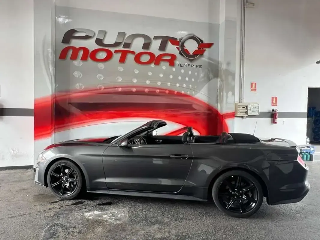 Usado Ford Mustang Convertible 314 CV (230 kW) 2018 Gris Descapotable