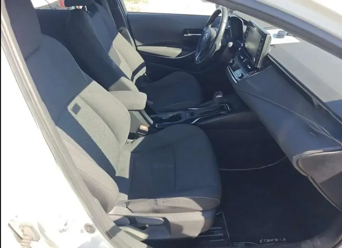 Usado Toyota Corolla Active 122 CV (89 kW) 2022 Blanco Utilitario