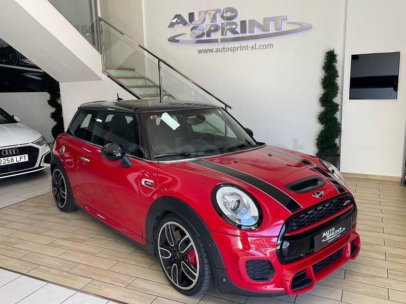 Usado Mini John Cooper Works 231 CV (169 kW) 2018 Rojo Utilitario