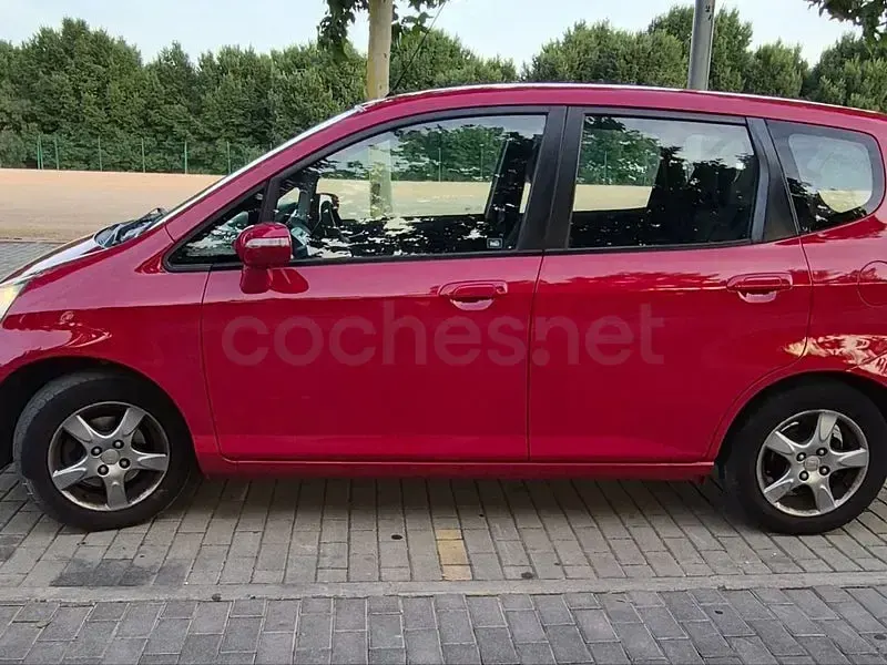 Usado Honda Jazz ES 83 CV (61 kW) 2007 Rojo Utilitario