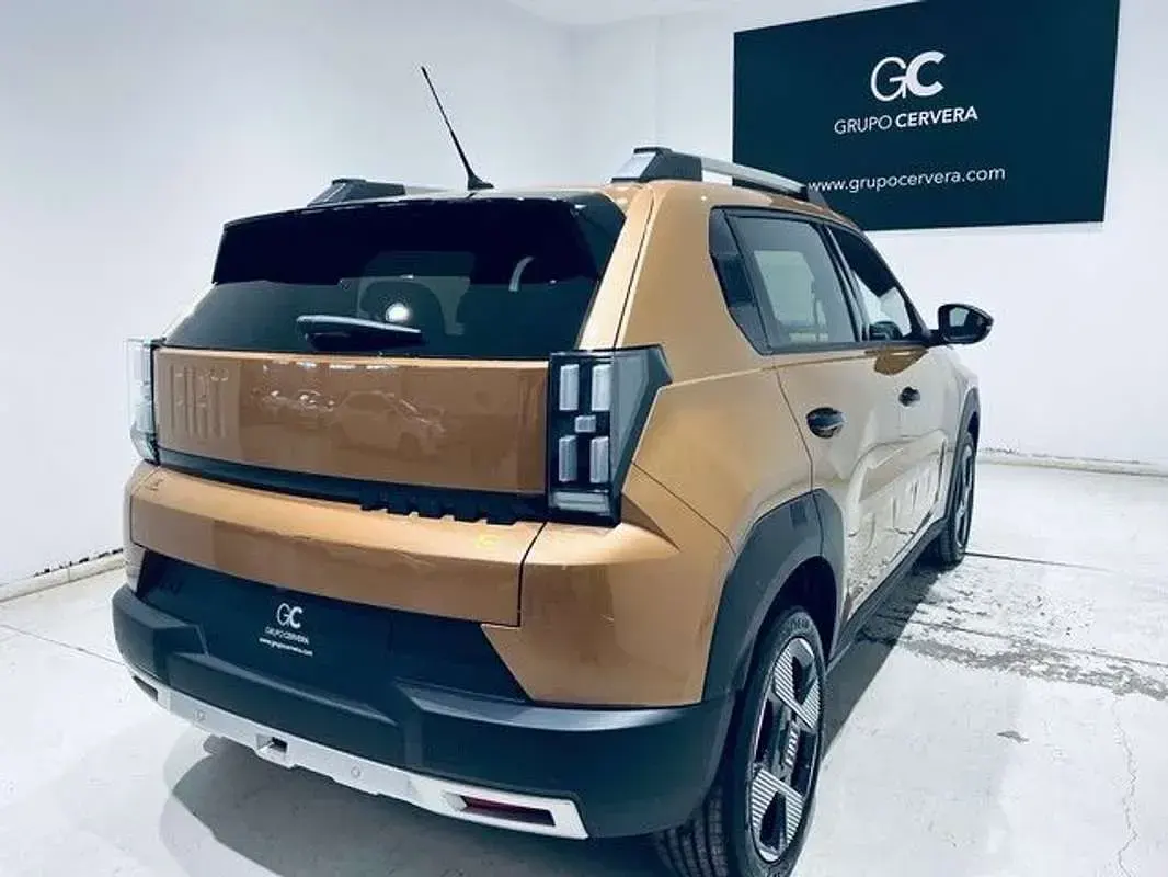 Usado Fiat Grande Panda La Prima 86 kW (118 CV) 2025 Marrón Utilitario