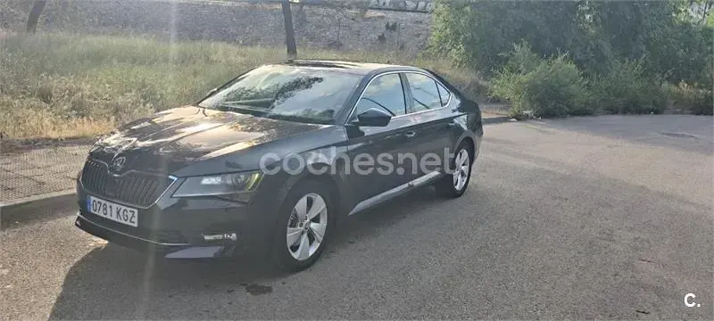 Usado Skoda Superb Ambition 150 HP (110 kW) 2018 Preto Sedan