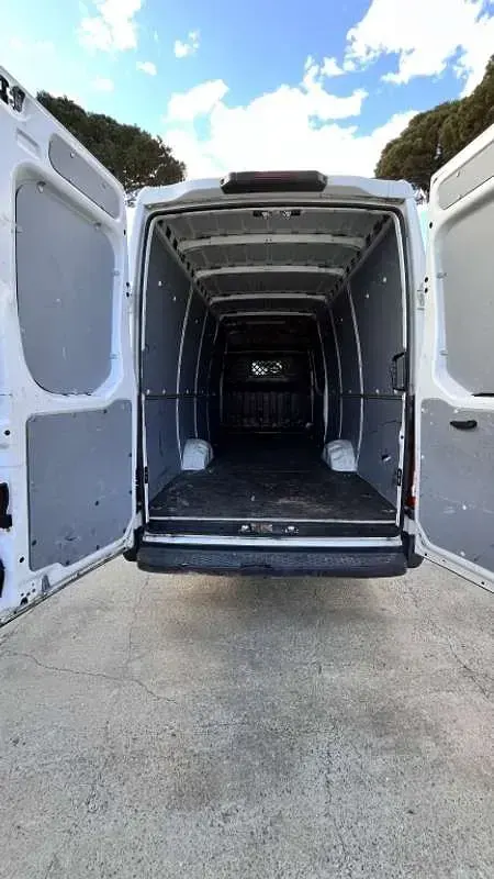 Usado Iveco Daily 170 CV (125 kW) 2018 Blanco Van