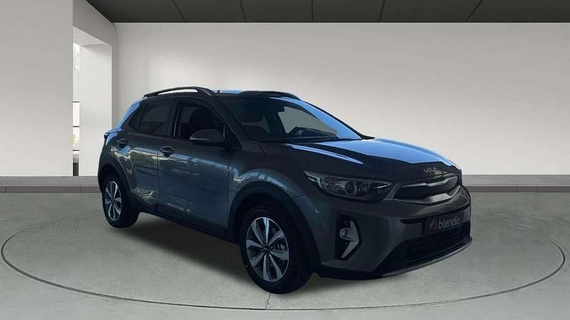 Usado Kia Stonic 101 CV (74 kW) 2025 Gris SUV