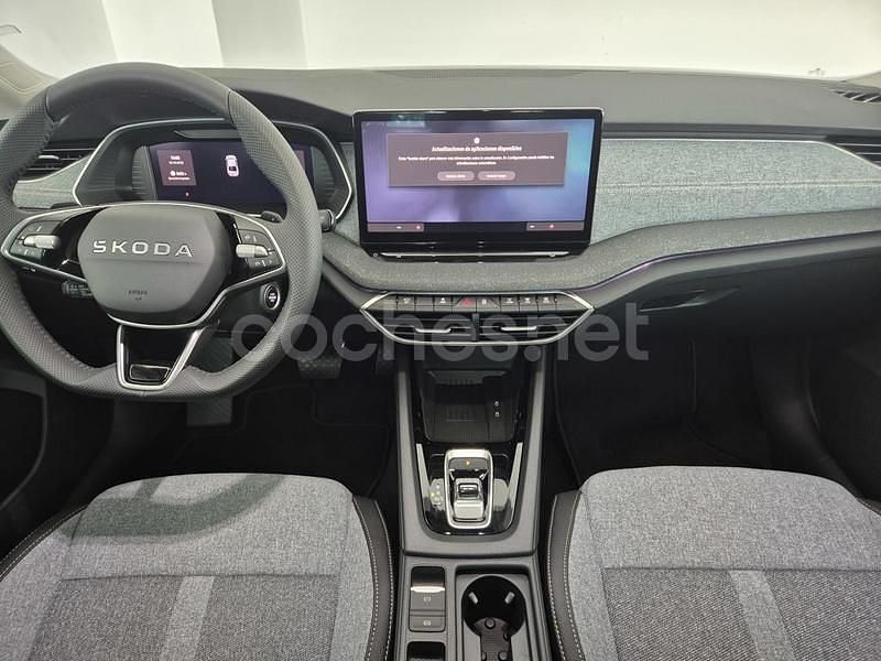 Nuevo Skoda Octavia 150 CV (110 kW) 2025 Gris plata Berlina