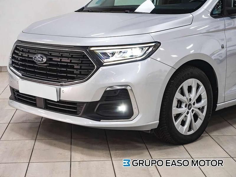 Usado Ford Tourneo Titanium 122 CV (89 kW) 2025 Plateado Van