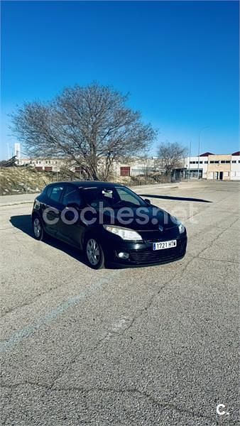 Usado Renault Mégane Dynamique 115 CV (84 kW) 2013 Negro Berlina