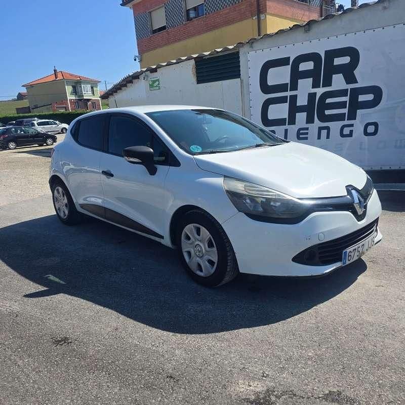 Usado Renault Clio GrandTour LIMITED 75 CV (55 kW) 2015 Blanco Familiar
